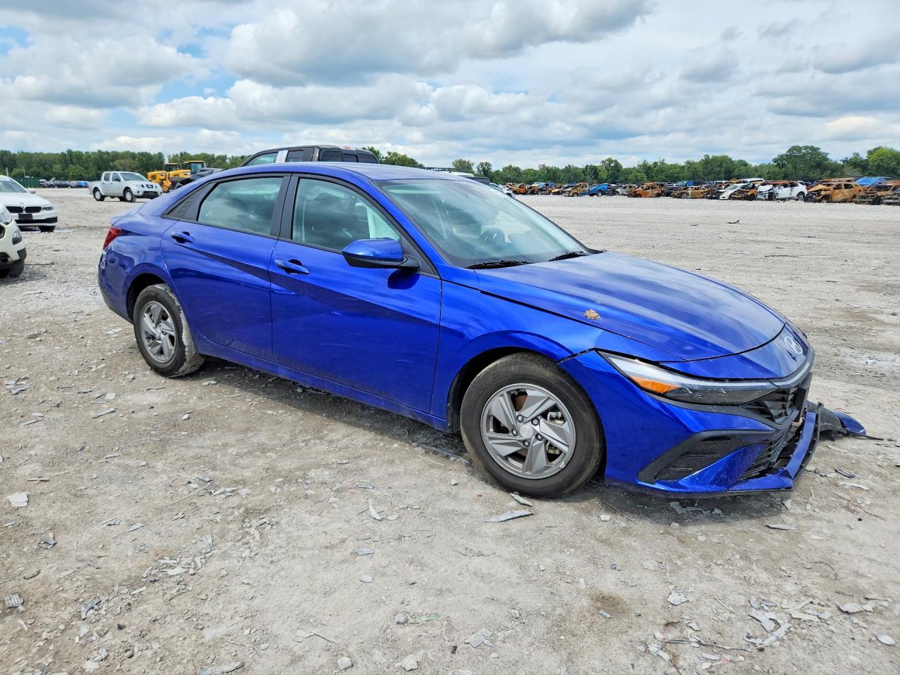 2025 Hyundai Elantra Se - Фото 4