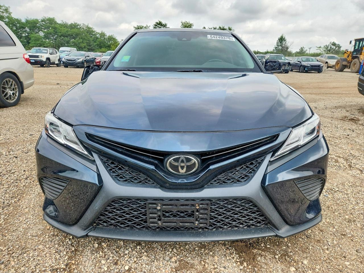 2020 Toyota Camry Se - Фото 5