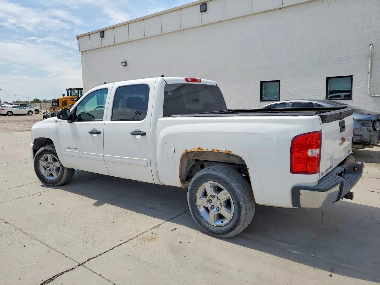 2011 Chevrolet Silverado K1500 Hybrid - Image 2