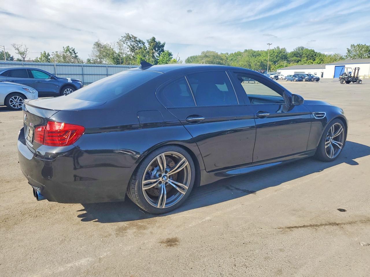 2014 BMW M5 - Фото 3