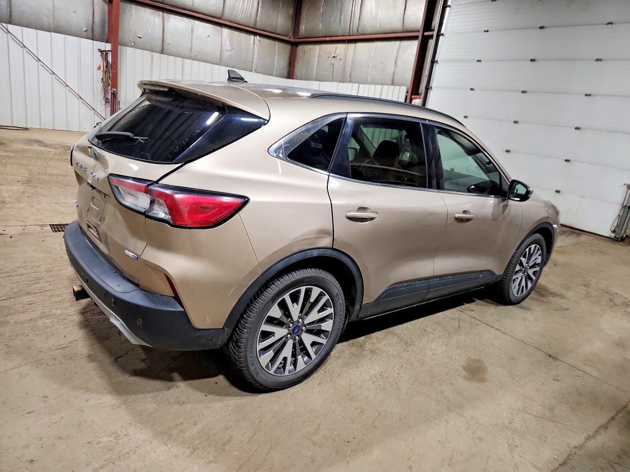 2020 Ford Escape Titanium - Image 3