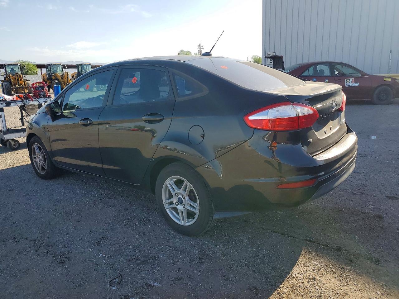 2018 Ford Fiesta Se - Image 2