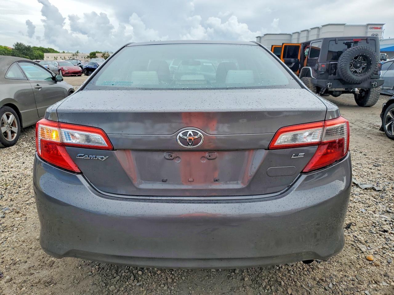 2012 Toyota Camry Le - Фото 6