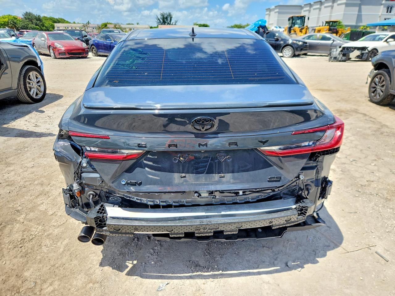 2025 Toyota Camry Se - Image 6