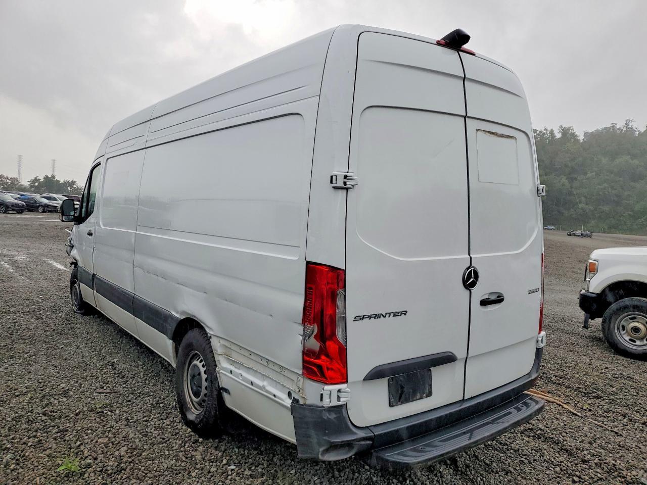 2025 Mercedes-Benz Sprinter 2500 Delivery Van - Фото 2