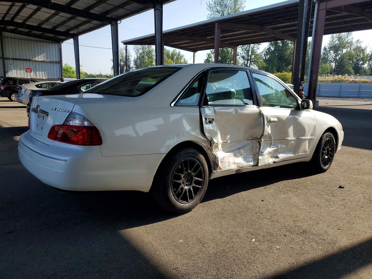 2004 Toyota Avalon Xls - Image 3