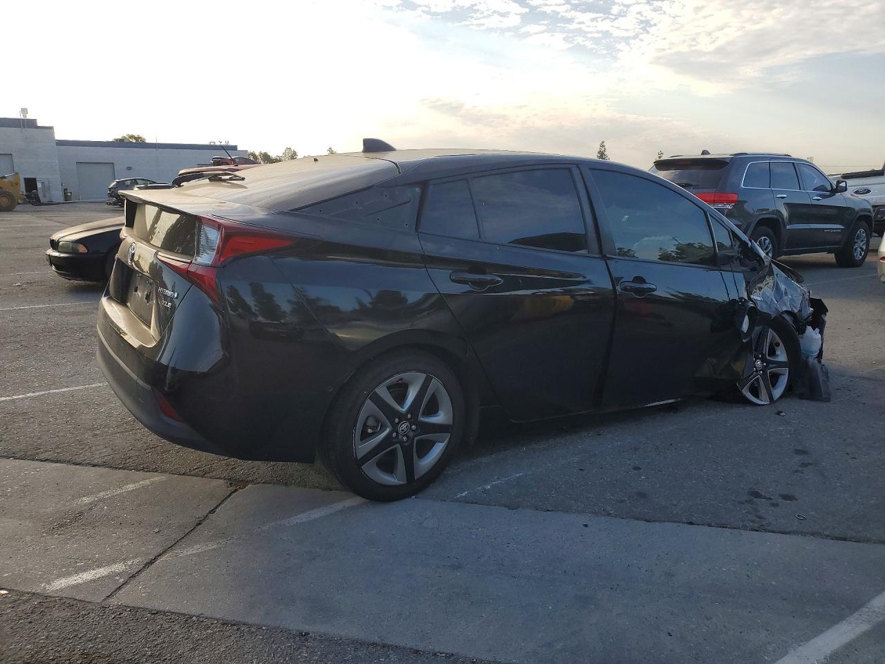 2022 Toyota Prius Xle - Фото 3