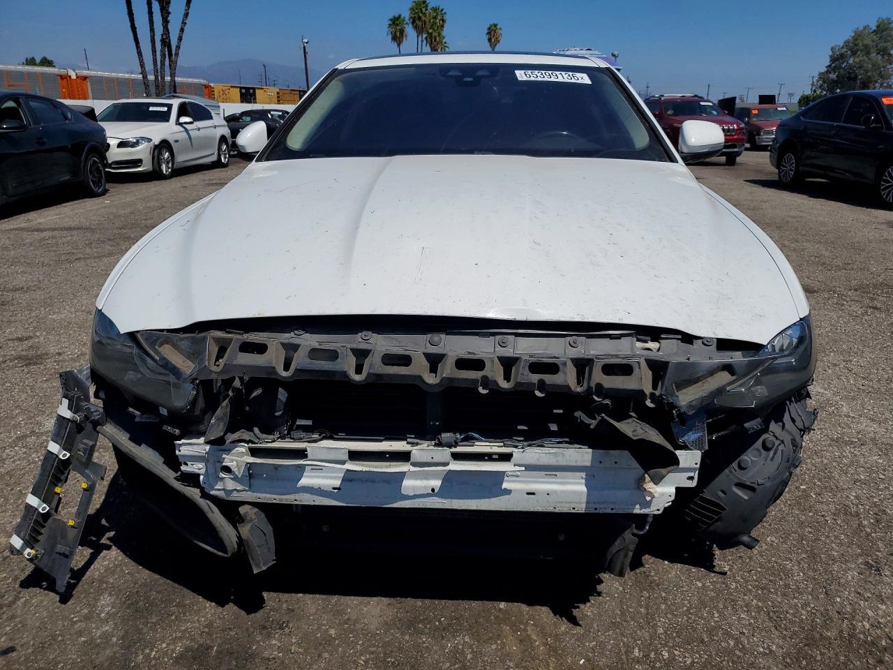 2018 Jaguar Xe - Image 5