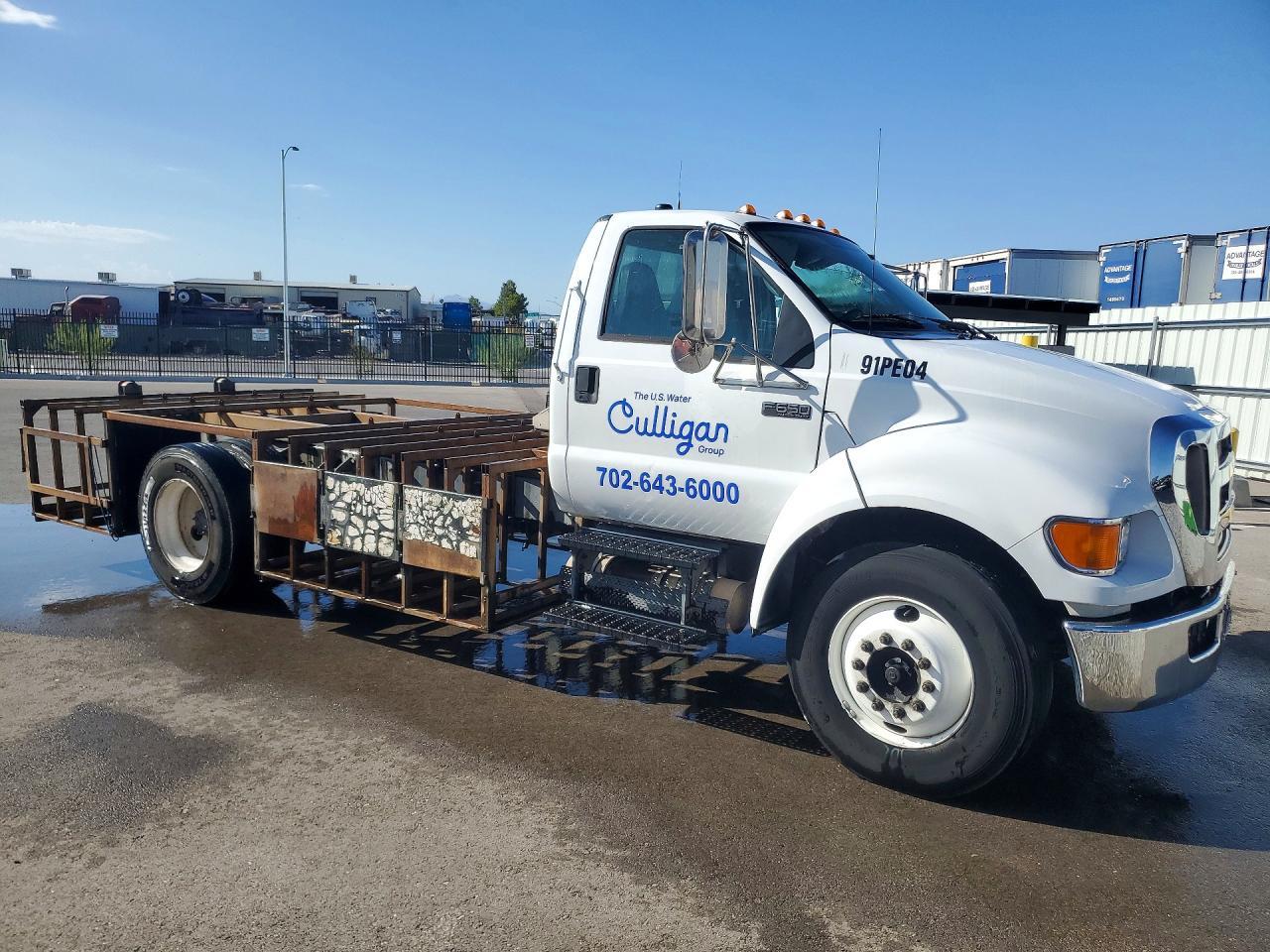 2008 Ford F650 Super - Image 4