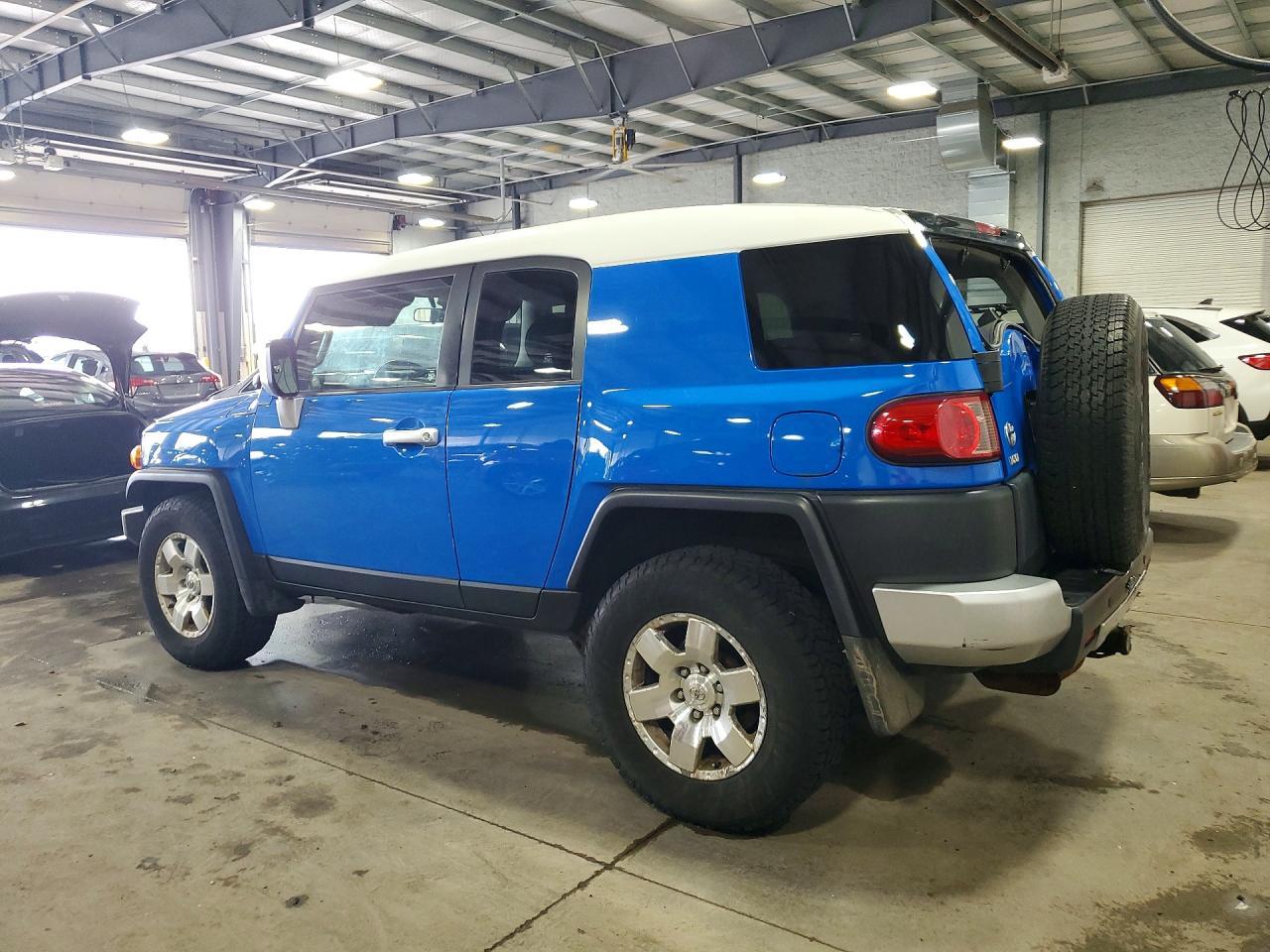 2007 Toyota Fj Cruiser Base - Image 2