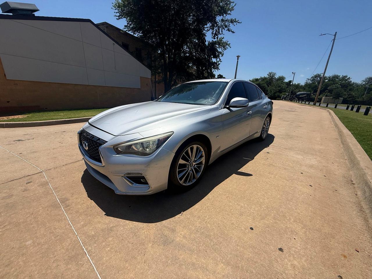 2018 Infiniti Q50 3.0T Luxe - Image 2