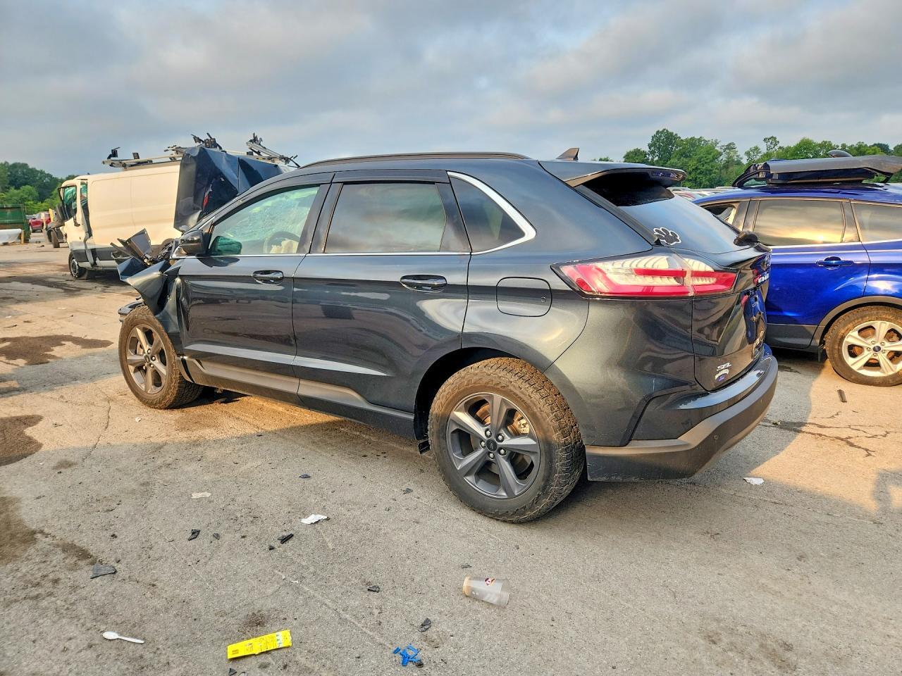 2022 Ford Edge Sel - Image 2
