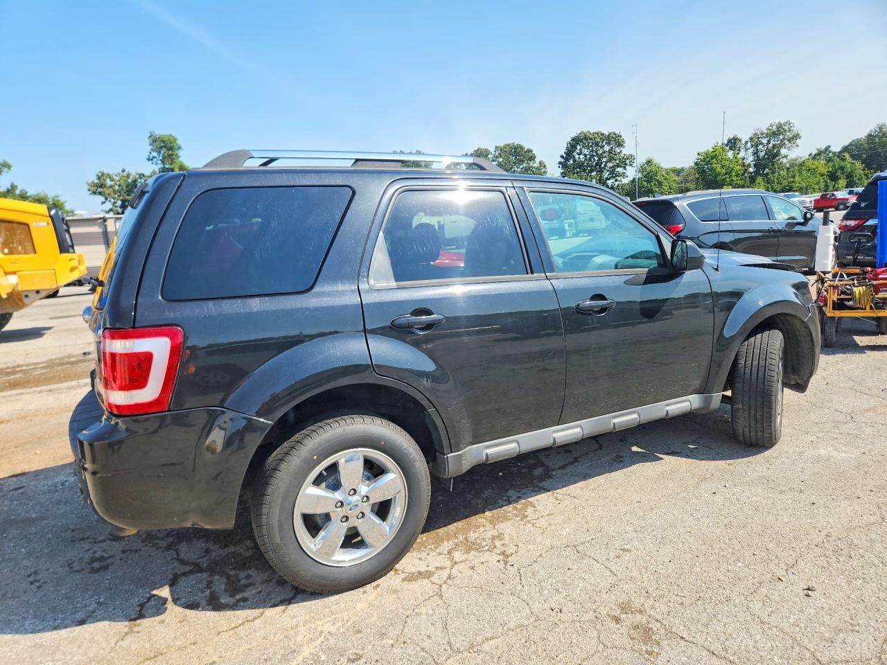 2011 Ford Escape Limited - Фото 3