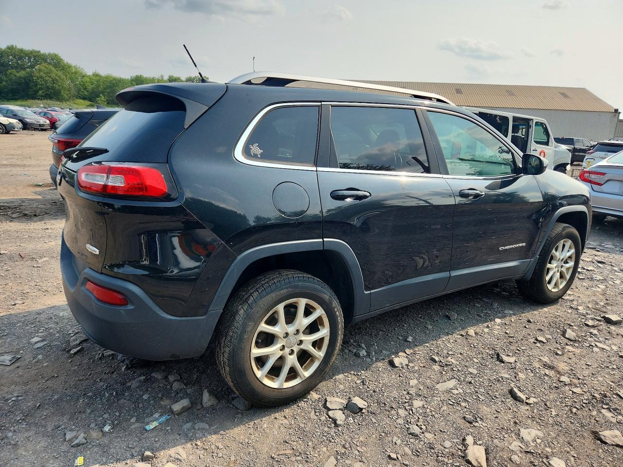 2015 Jeep Cherokee Latitude - Фото 3