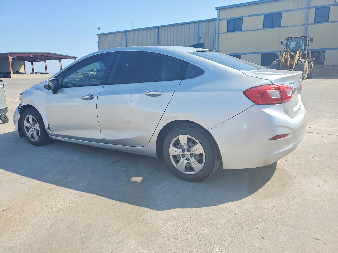 2017 Chevrolet Cruze Ls - Фото 2