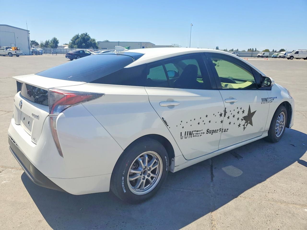 2016 Toyota Prius Two Eco - Фото 3