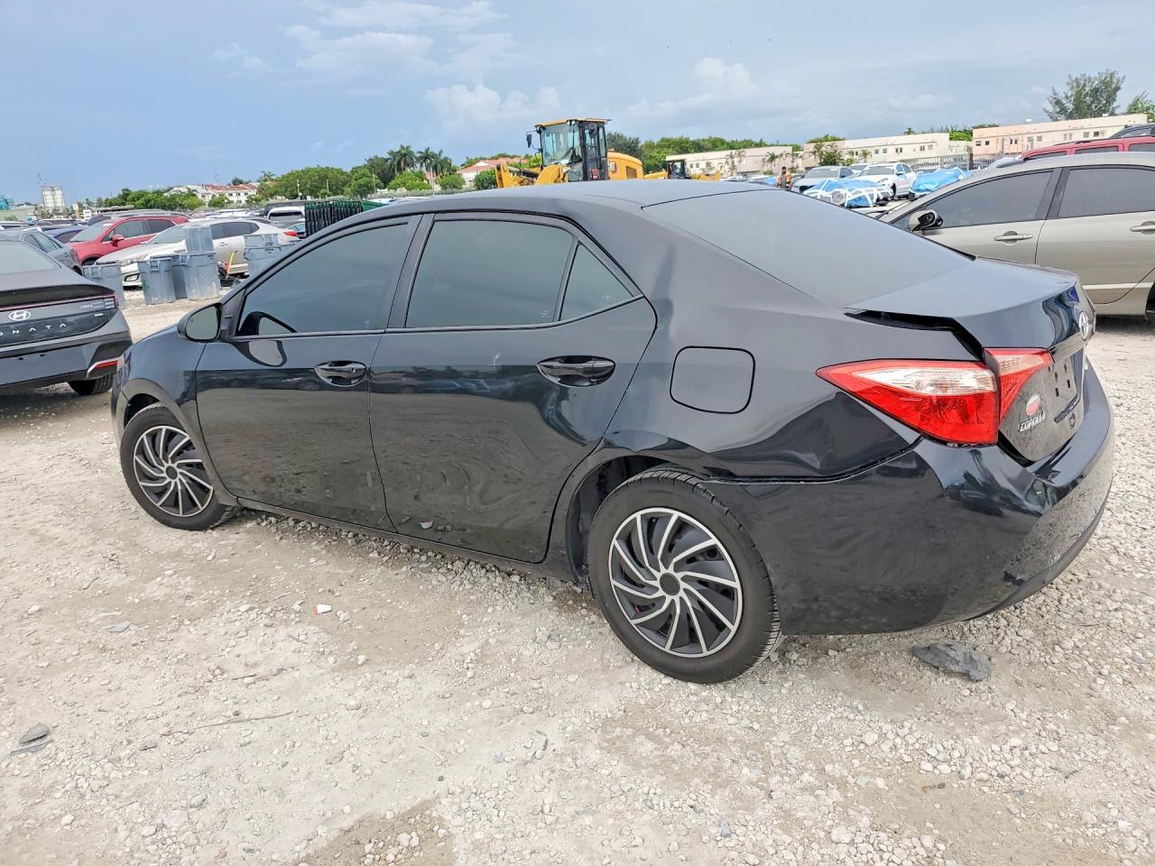 2019 Toyota Corolla Le - Фото 2