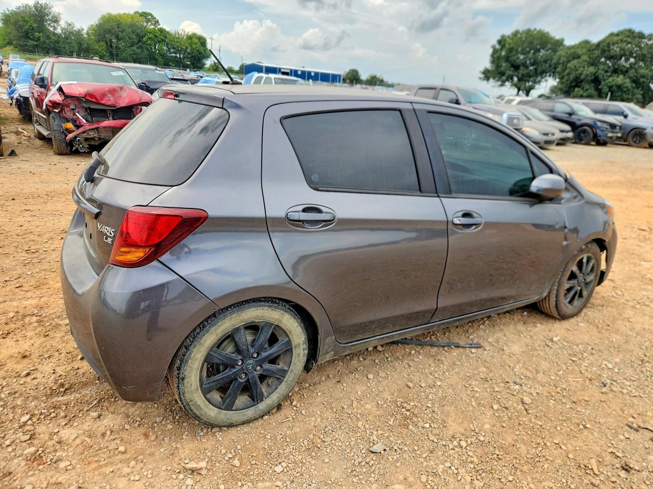 2016 Toyota Yaris 5-Door Le - Фото 3