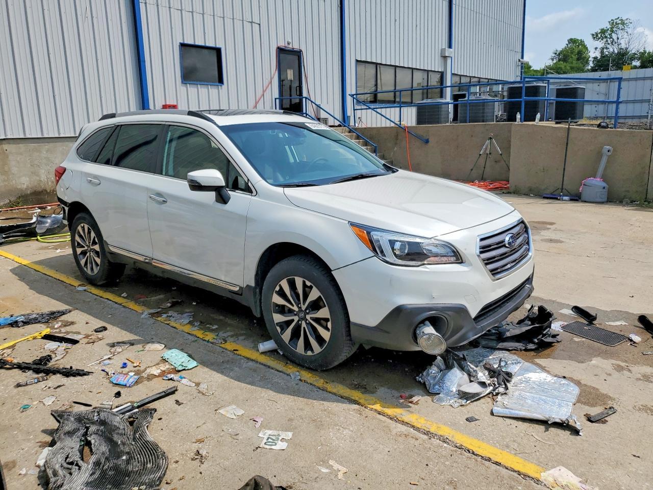 2017 Subaru Outback Touring - Фото 4