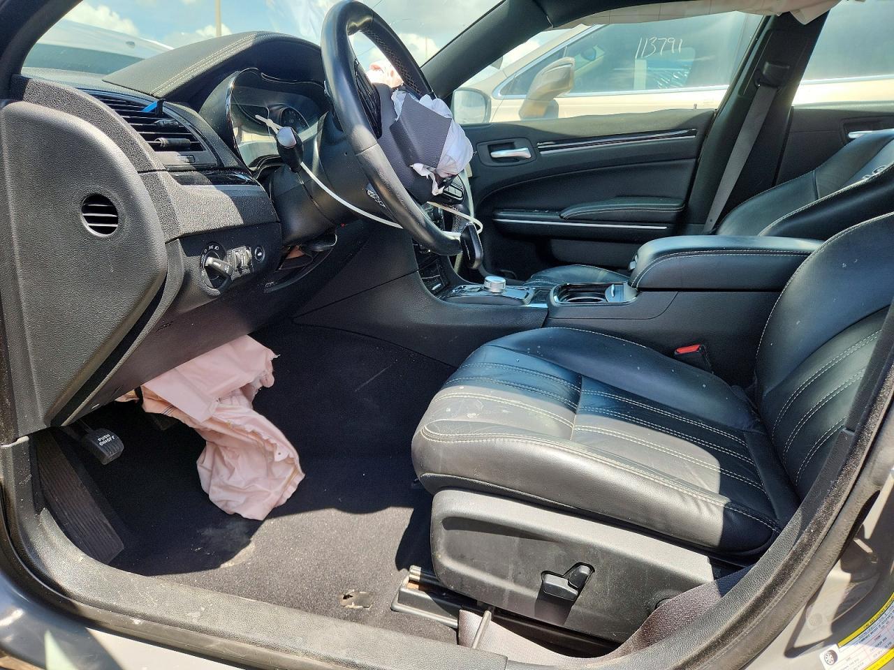 2019 Chrysler 300 S - Фото 7
