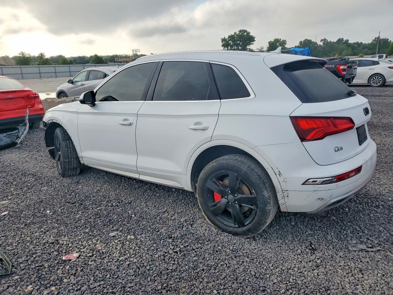 2018 Audi Q5 Premium Plus - Фото 2