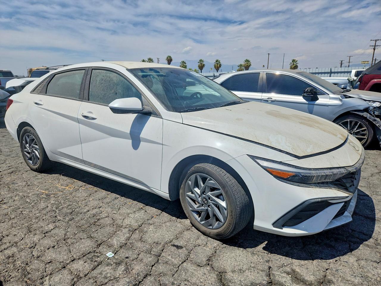 2024 Hyundai Elantra Blue - Фото 4