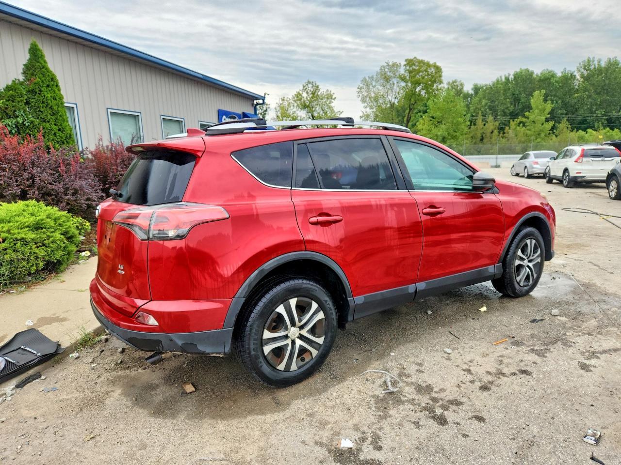 2016 Toyota Rav4 Le - Image 3
