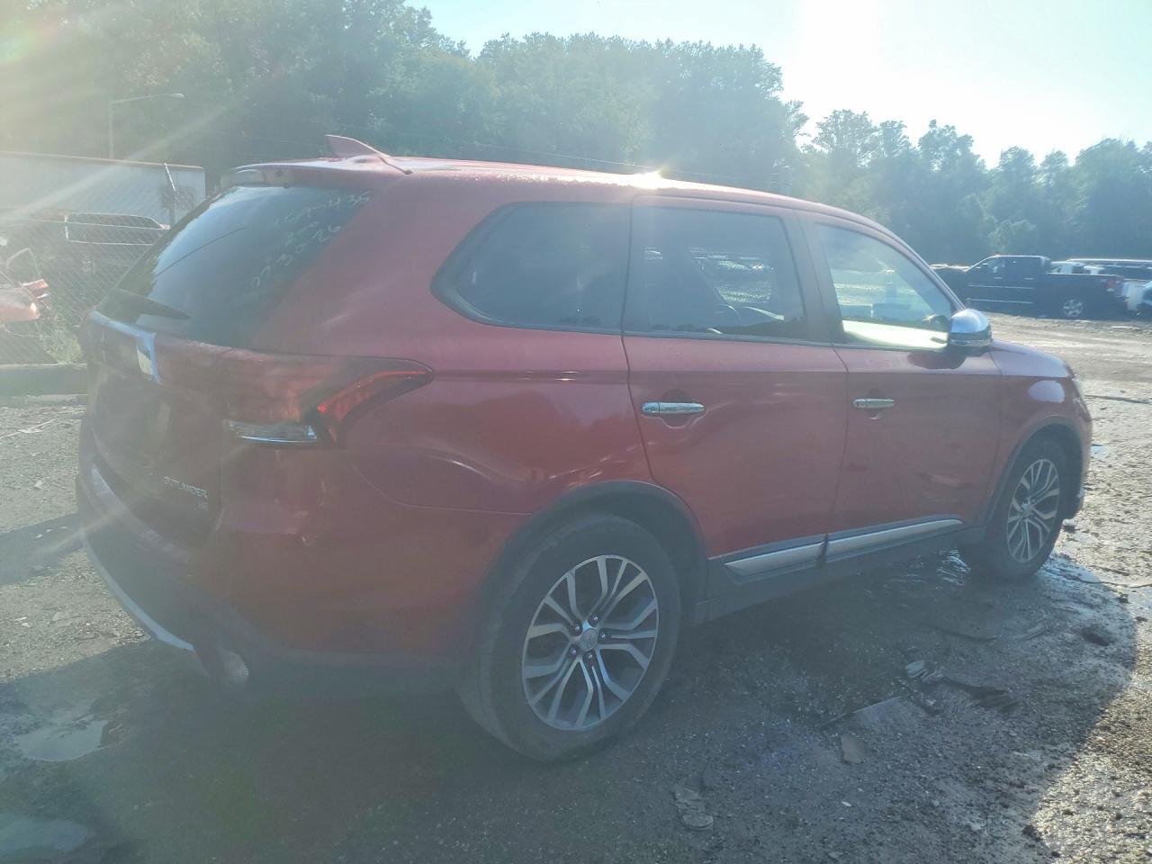 2017 Mitsubishi Outlander Max 650 - Фото 3