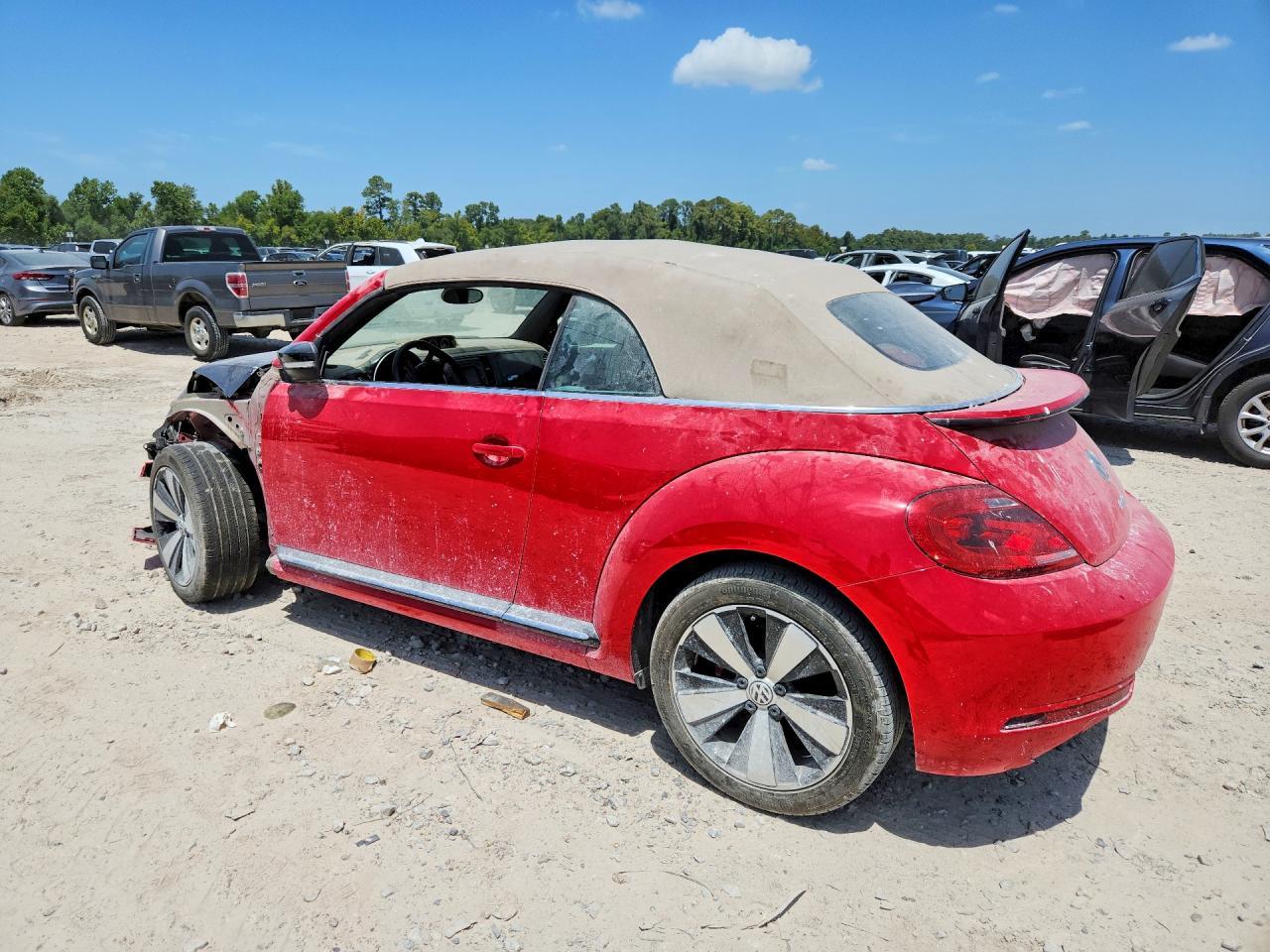 2015 Volkswagen Beetle R-Line - Image 2