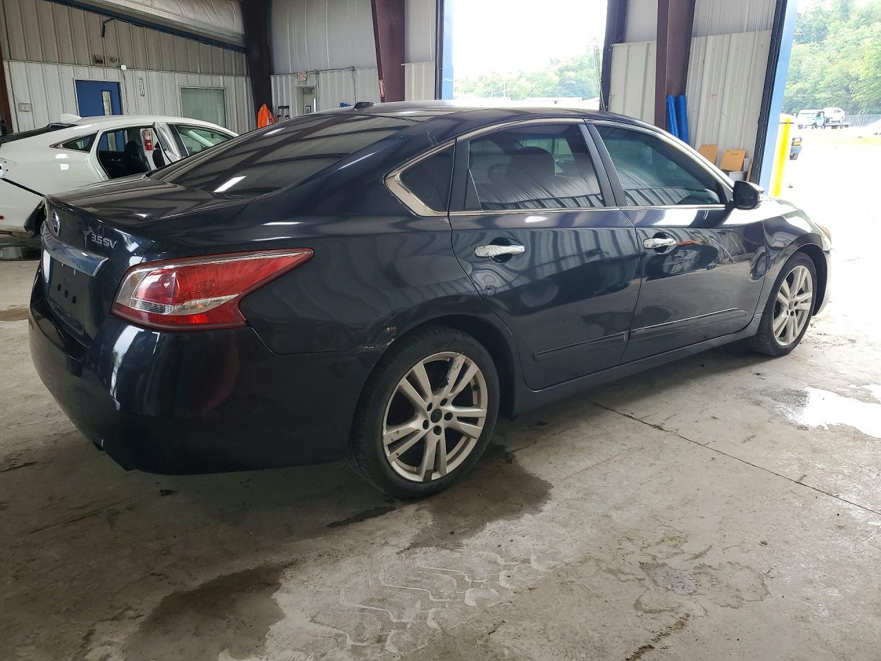 2013 Nissan Altima 3.5 S - Image 3