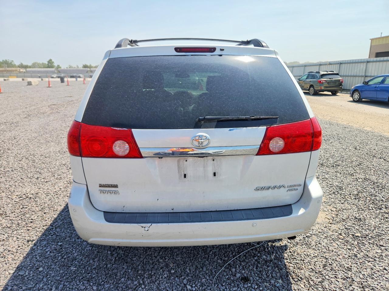 2010 Toyota Sienna Xle Limited - Image 6