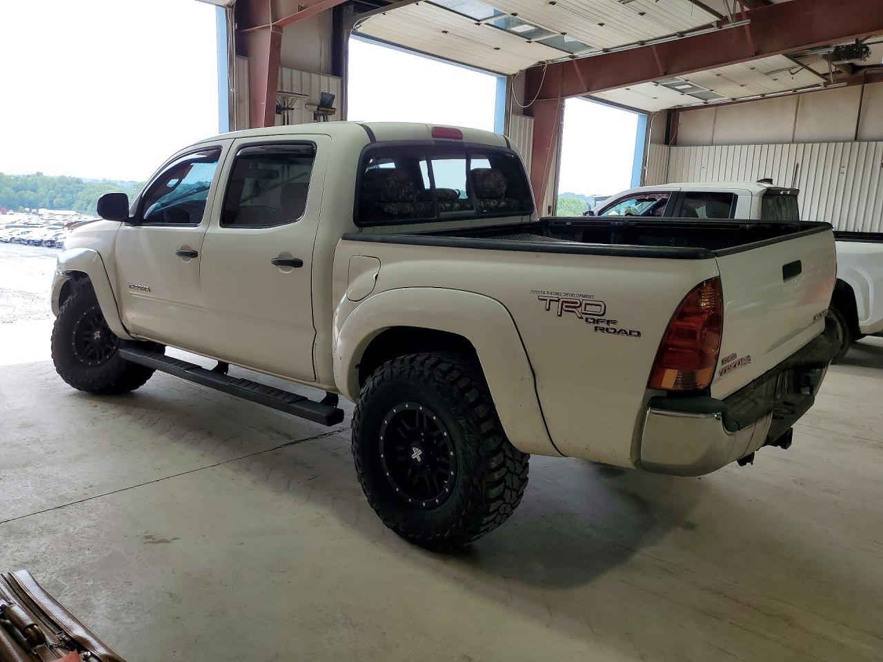 2006 Toyota Tacoma V6 - Фото 2