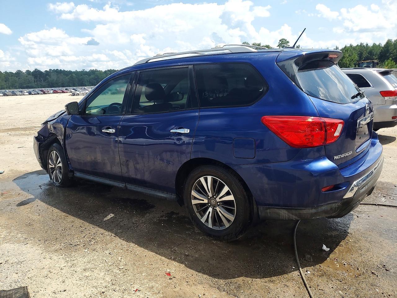 2017 Nissan Pathfinder S - Фото 2