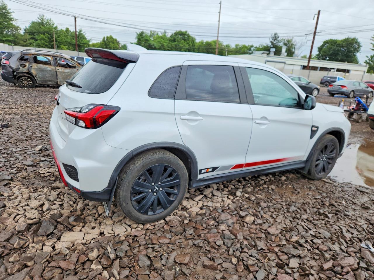 2024 Mitsubishi Outlander Sport S/Se - Фото 3