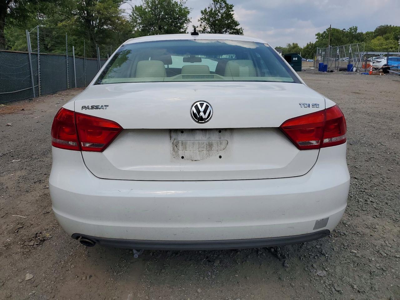 2013 Volkswagen Passat Se - Image 6