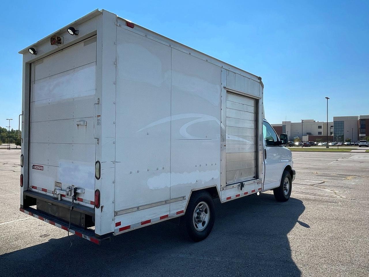 2019 Chevrolet Express G3500 - Image 4