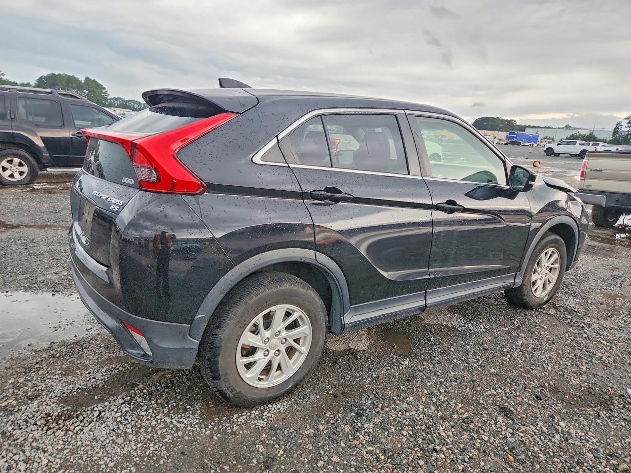 2019 Mitsubishi Eclipse Cross Es - Image 3
