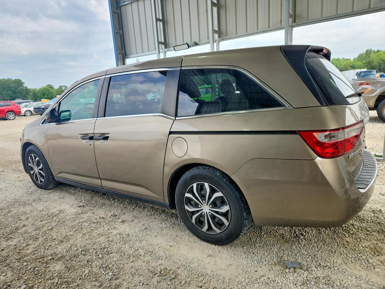 2011 Honda Odyssey Lx - Фото 2