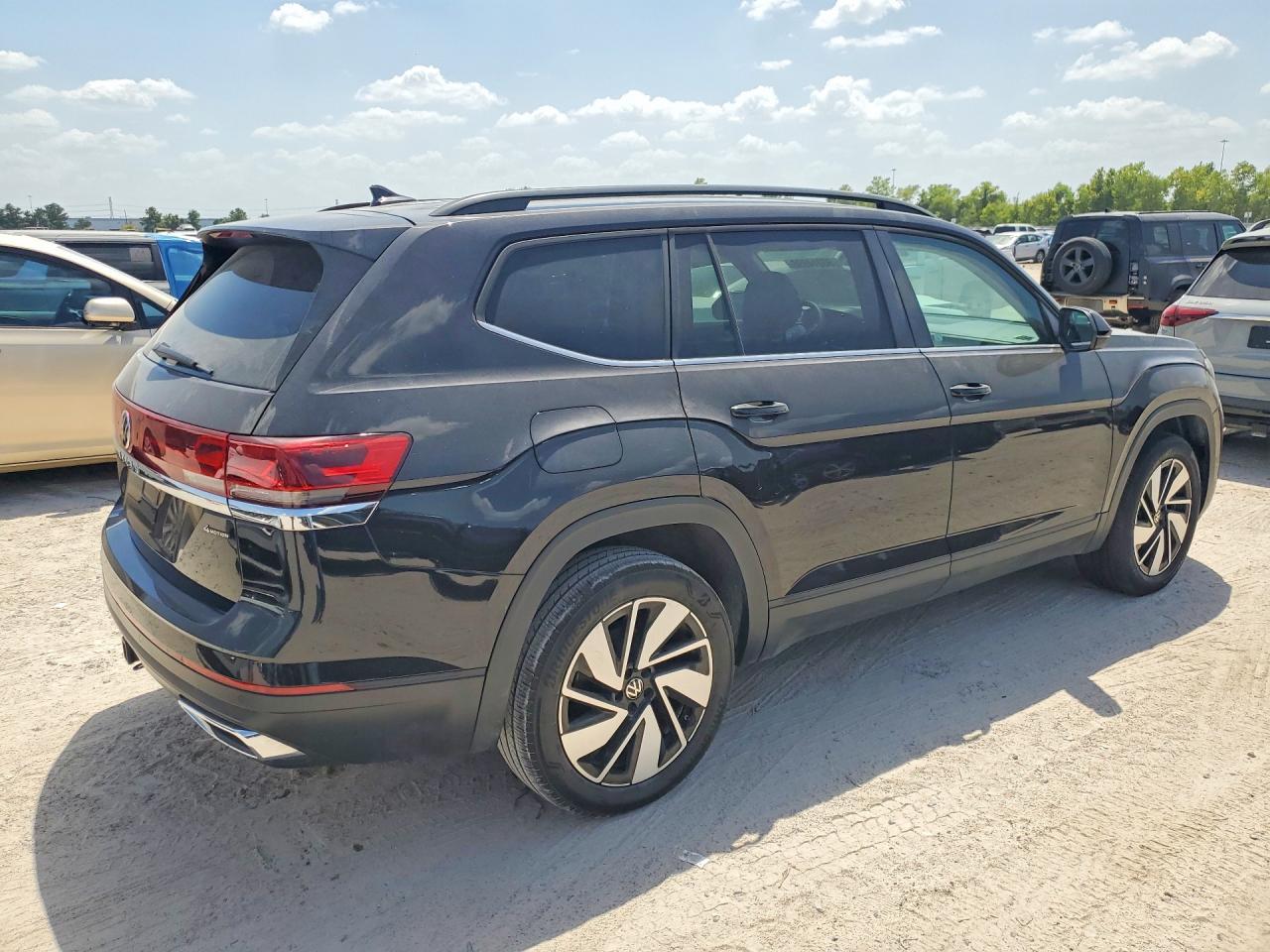 2025 Volkswagen Atlas Se - Фото 3
