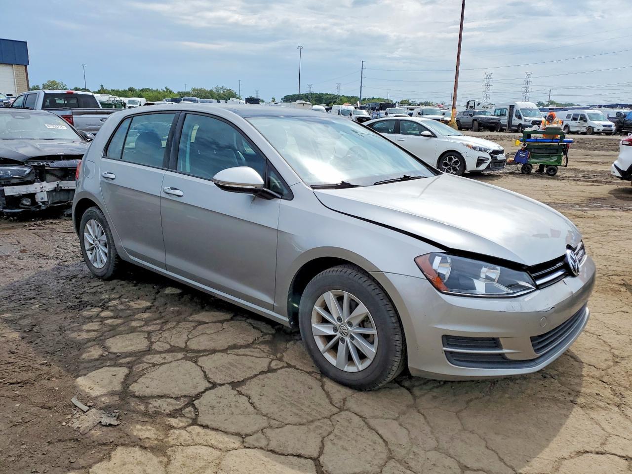2015 Volkswagen Golf - Image 4