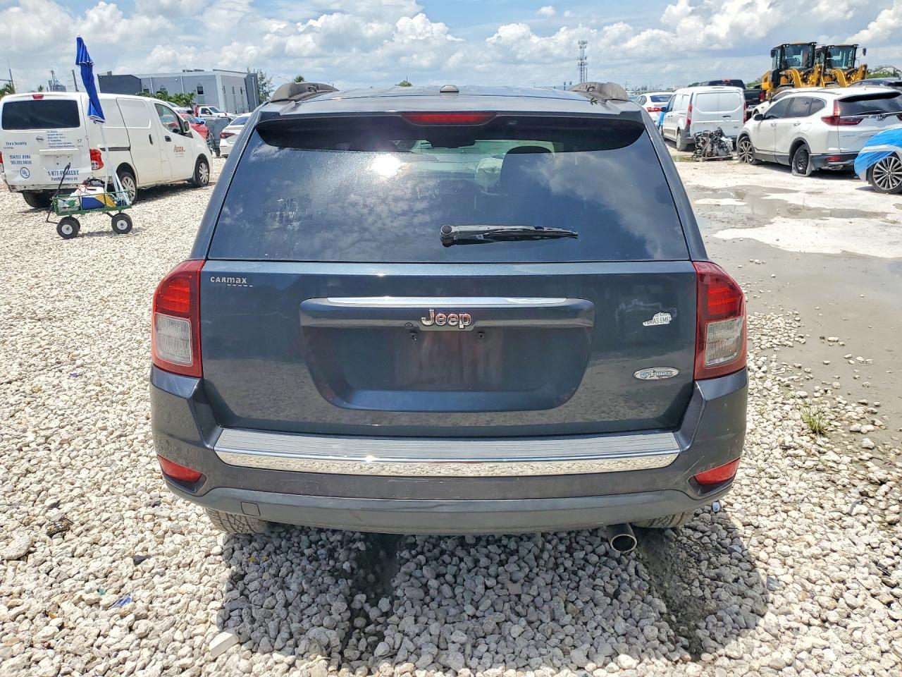2016 Jeep Compass Latitude - Image 6
