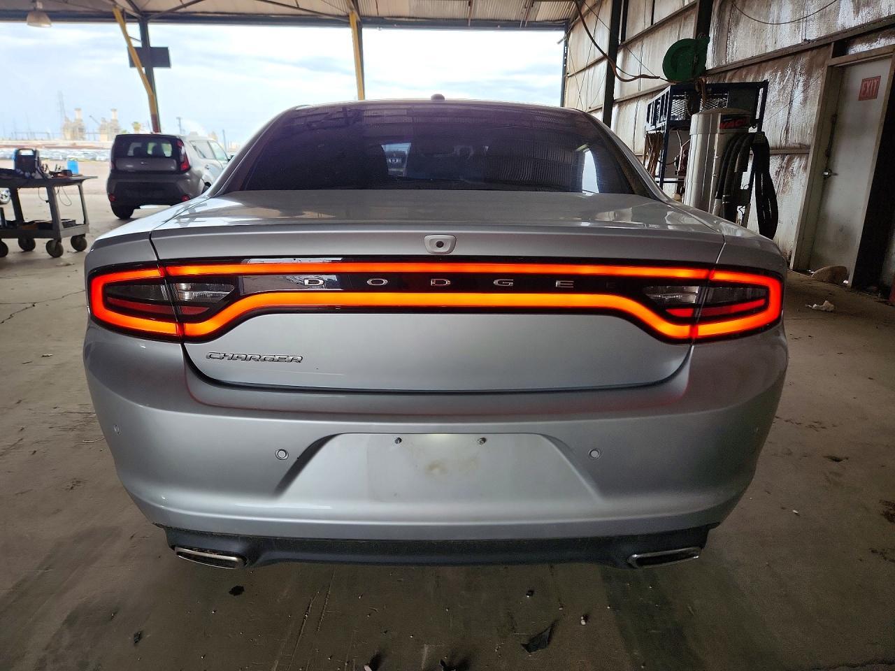 2022 Dodge Charger Sxt - Фото 6
