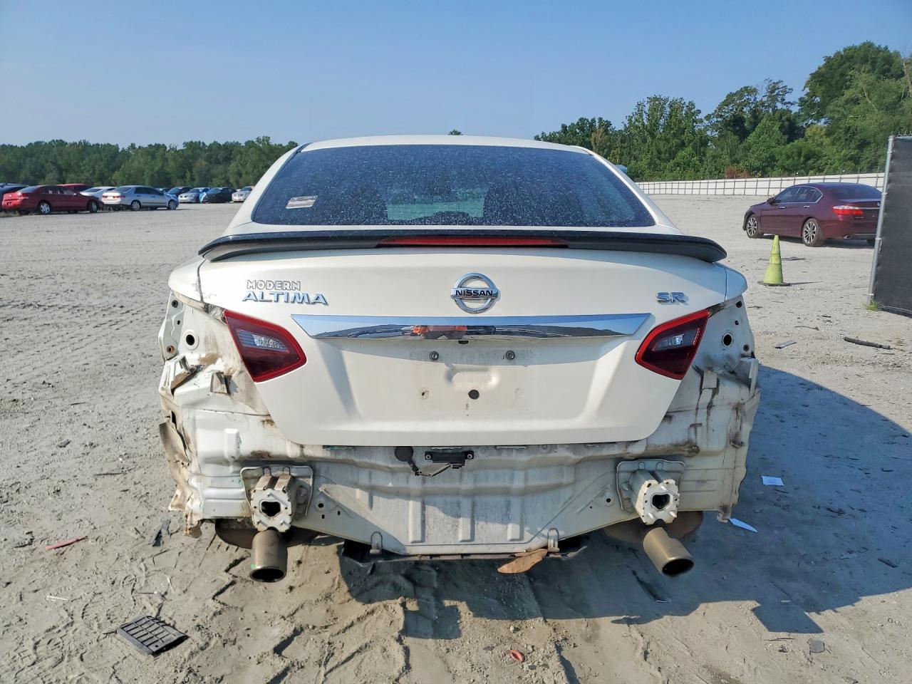 2017 Nissan Altima 2.5 Sr - Image 6