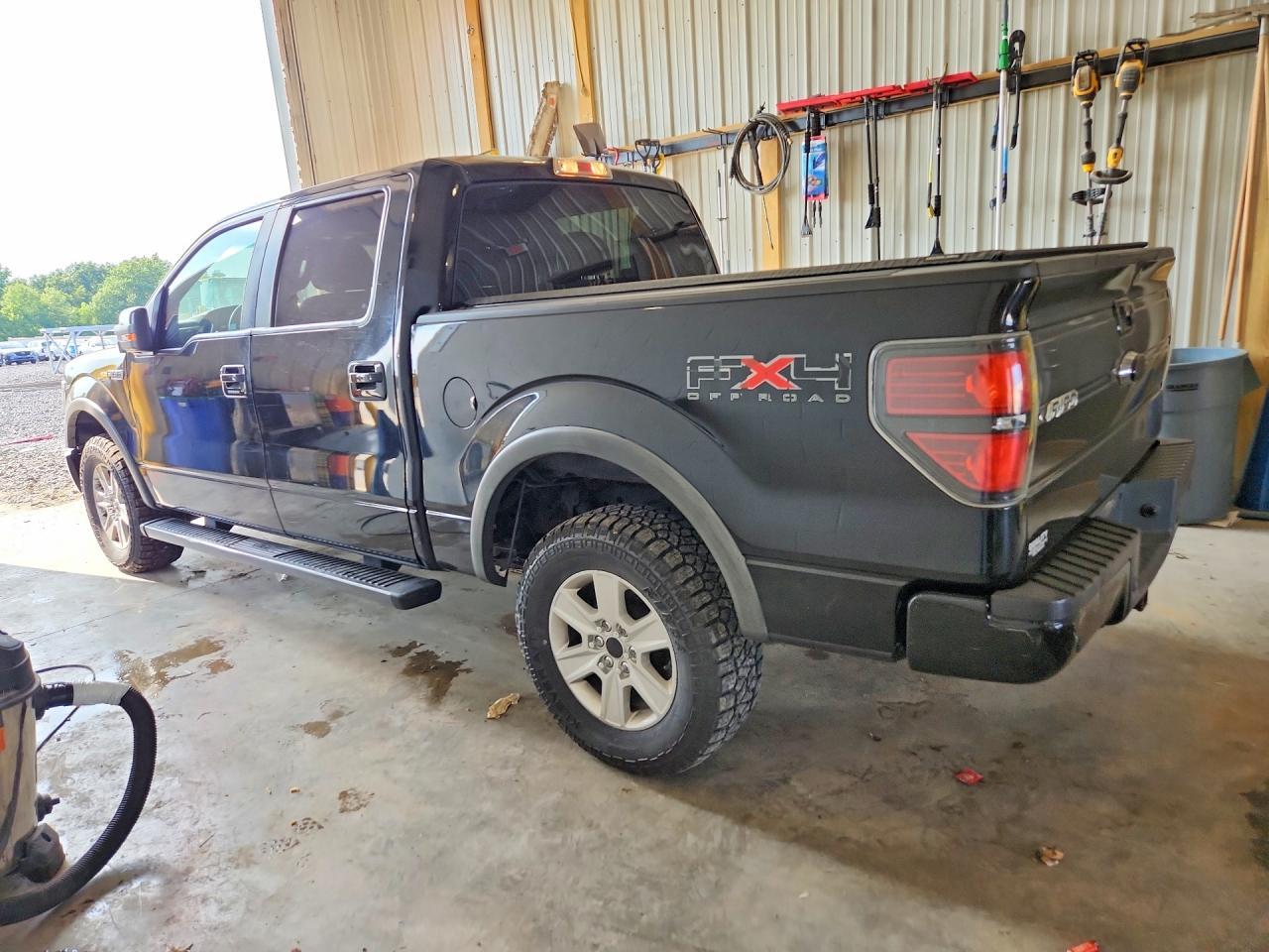 2011 Ford F150 Supercrew - Фото 2