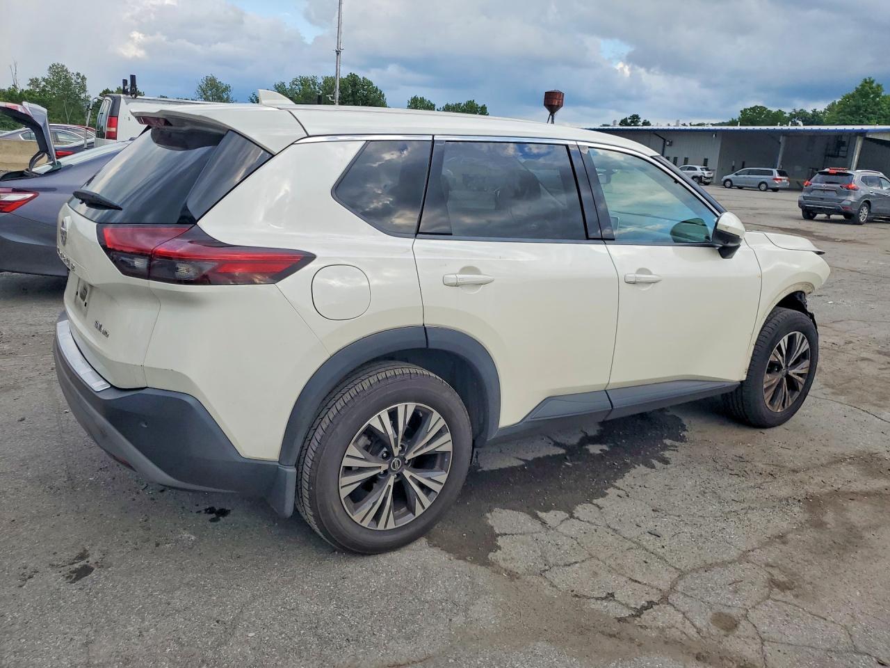 2021 Nissan Rogue Sv - Фото 3