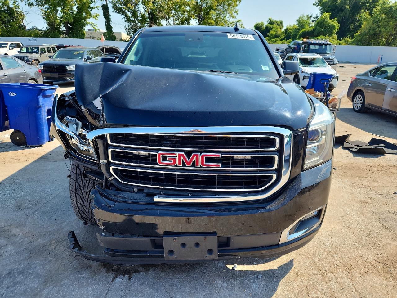 2017 GMC Yukon Slt - Image 5