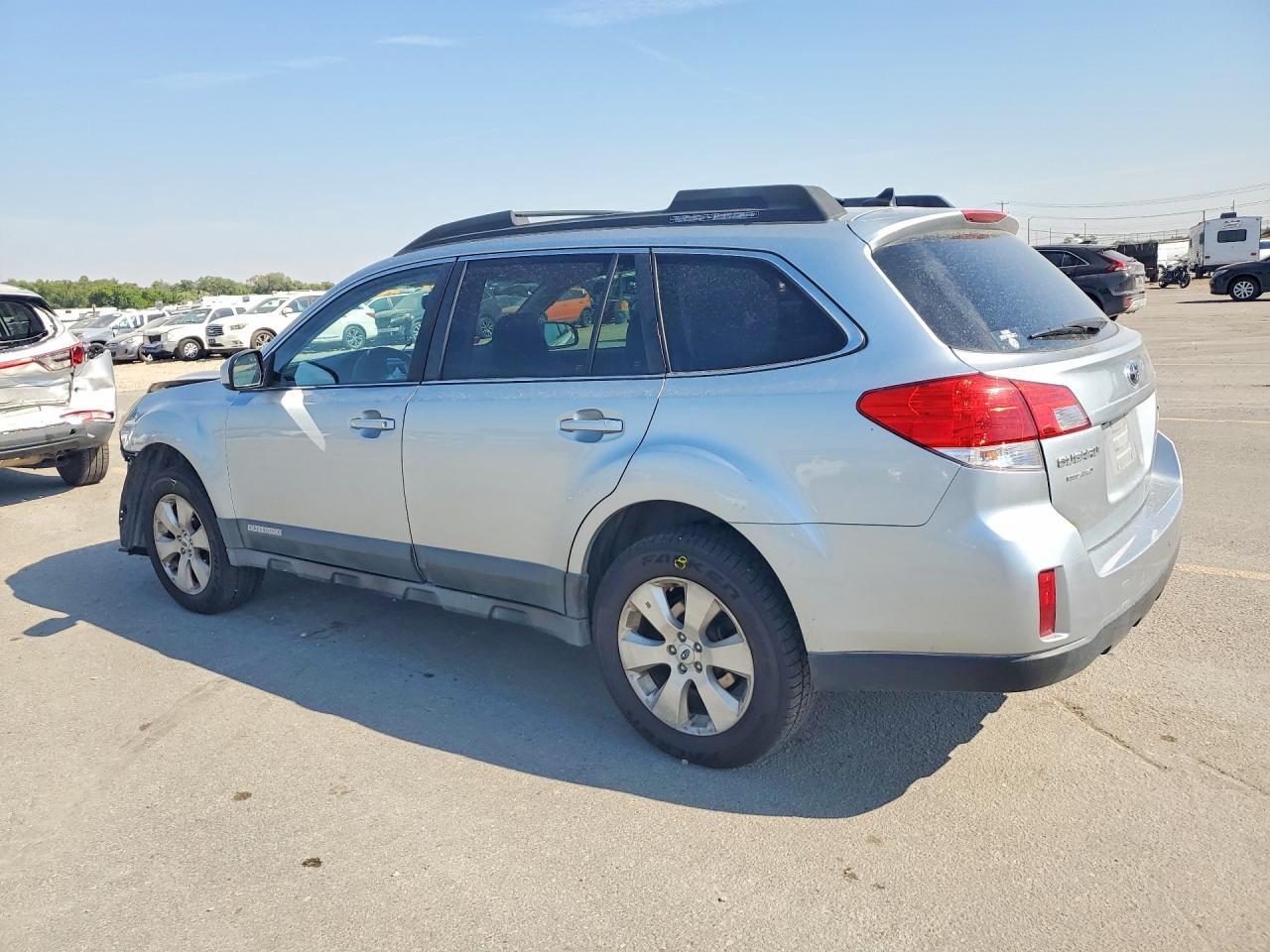 2012 Subaru Outback 2.5I Limited - Image 2