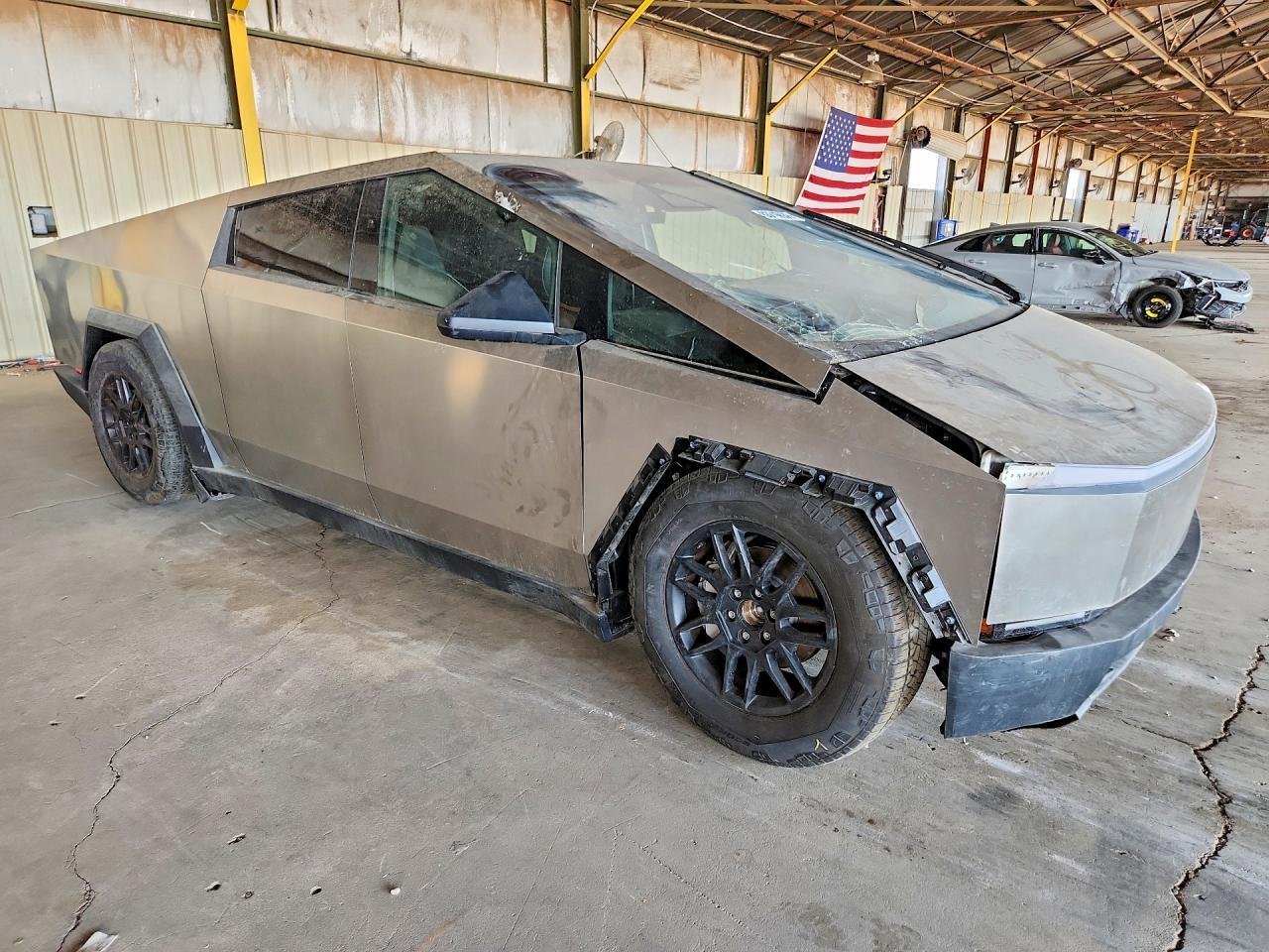 2025 Tesla Cybertruck - Фото 4