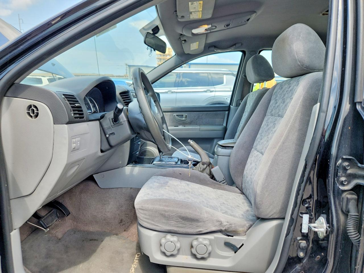 2008 Kia Sorento Base - Image 7