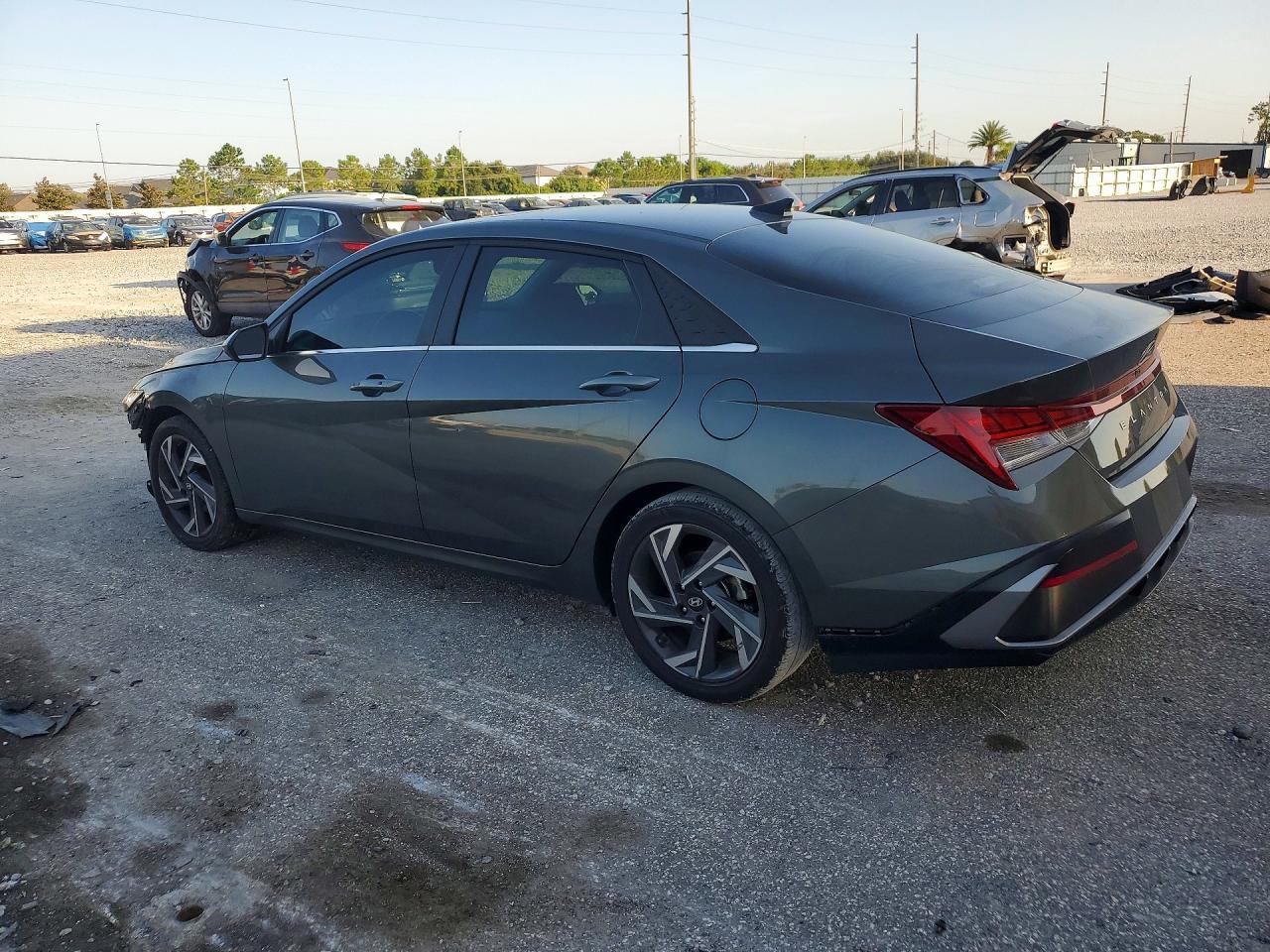 2025 Hyundai Elantra Sel - Фото 2